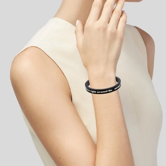 Dolce&Gabbana bracelet Includes Box - Picture 4 of 9